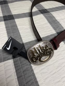 Brand New size medium (34-36) men’s brown Nike country belt
