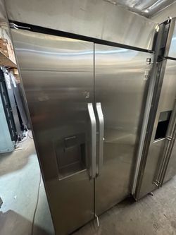 Lg 42”Stainless Steel Side-by-Side Refrigerator with Ice Dispenser
