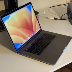 2017 MacBook Pro 15” - i7 / 16GB RAM / 256GB SSD - Desktop Use or Part