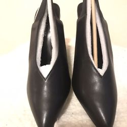 Donald J Pliner Black Heels