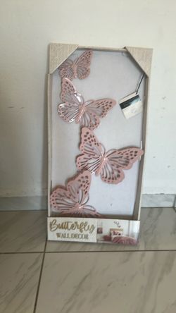 Wall decor and vanety for girls