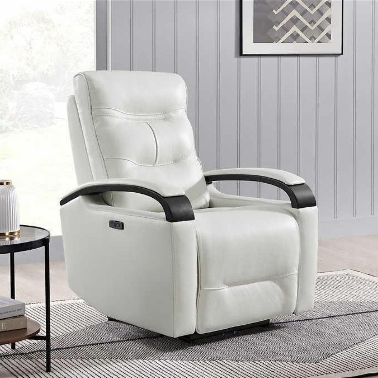 LEATHER POWER RECLINER WOTH POWER HEADREST BRAND NEW WITH TAGS FROM COSTCO for Sale in Seattle WA OfferUp