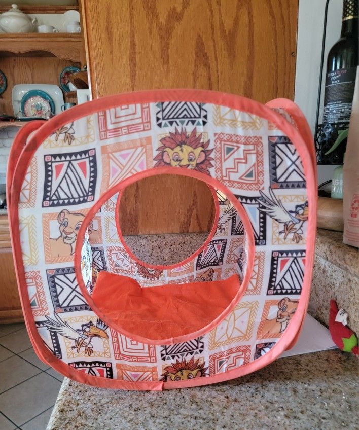 Lion King Pop Up Collapsible Cat Cube