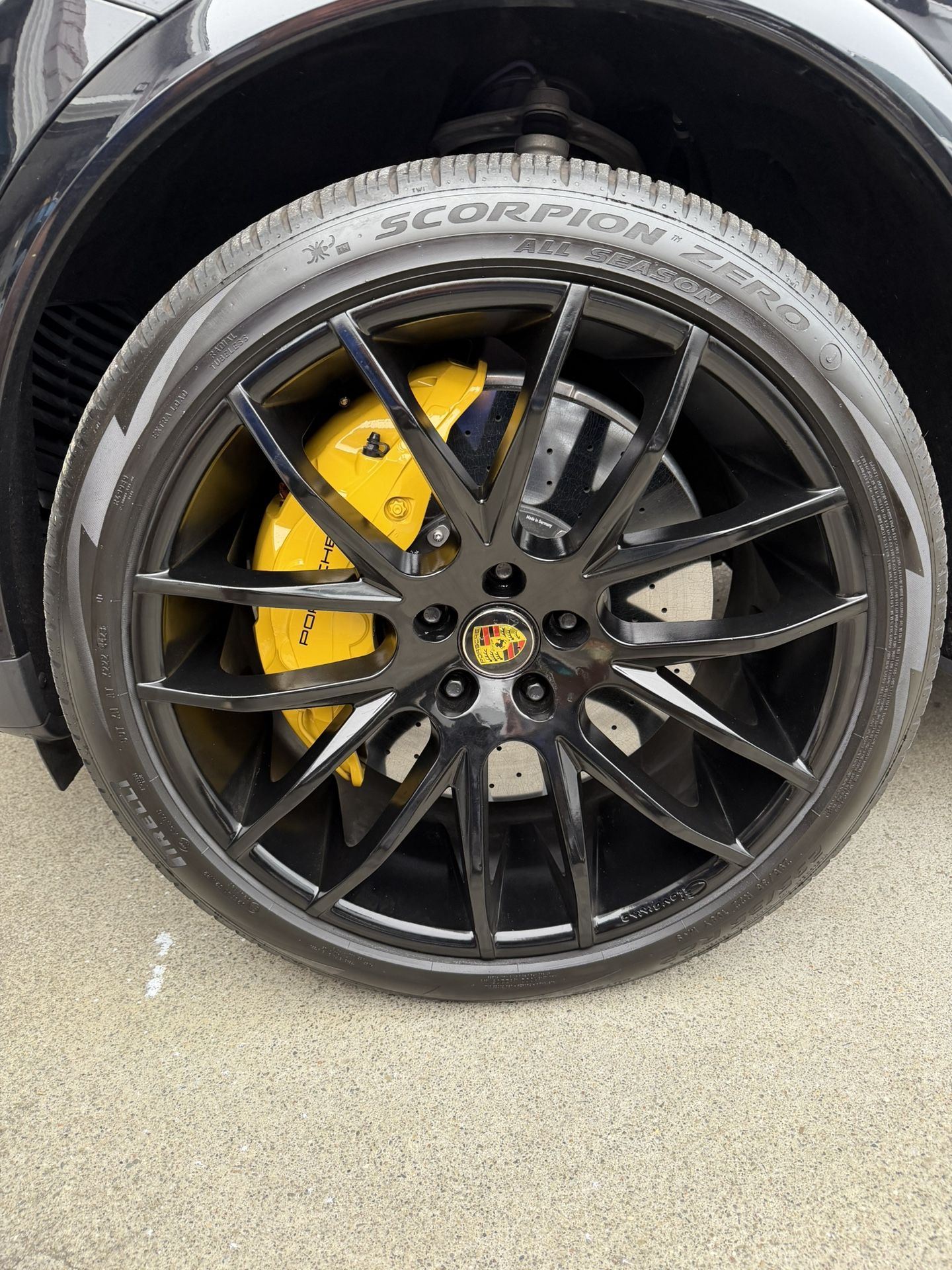 22” Giovanna Kilis Wheels w/ Pirelli Scorpion Zero A/S Tires + TPMS – Porsche Cayenne Fitment