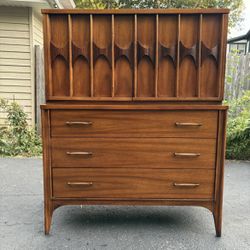 Kent Coffey Perspecta Collection Walnut and Rosewood Chest of Drawers.