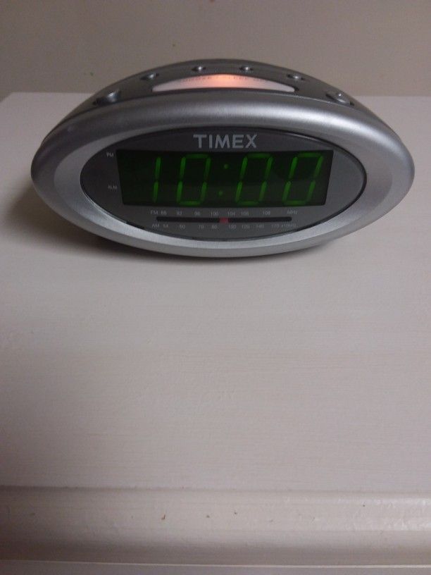 Timex T233G Nature Sounds Clock AM-FM Radio Alarm