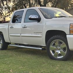 2011 Chevrolet Silverado 1500 LTZ – 4x4 – Crew Cab – Pearl White