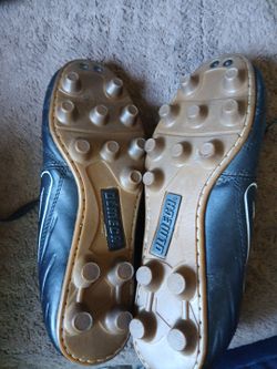 OLMECA Soccer shoes