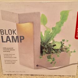 Kikkerland Blok Lamp USB-Powered Concrete Planter and Lamp