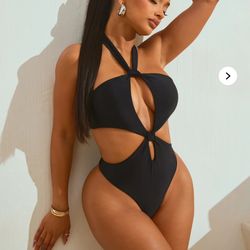 Fashion Nova Baiting suit