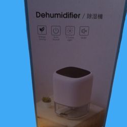 Dehumidifier 1000ml, 7 LED Lights, Energy Saving, Auto Shut Off