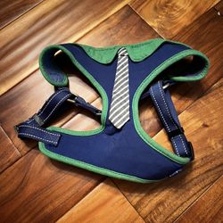 Dog pet tie harness. Fits like a large