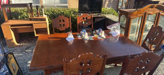 Dining table $140