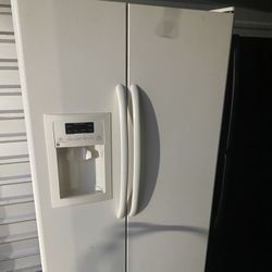 Refrigerator GE