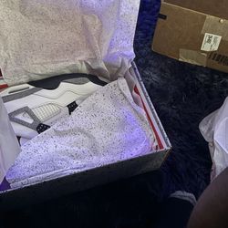 Jordan 4 White Cement Sz 8.5