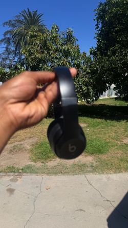 Beats Solo 4 Wireless Headphones - Matte Black (Like New)