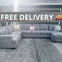 Very Large Gray Sectional Couch 🛋️ FREE DELIVERY 🚚 