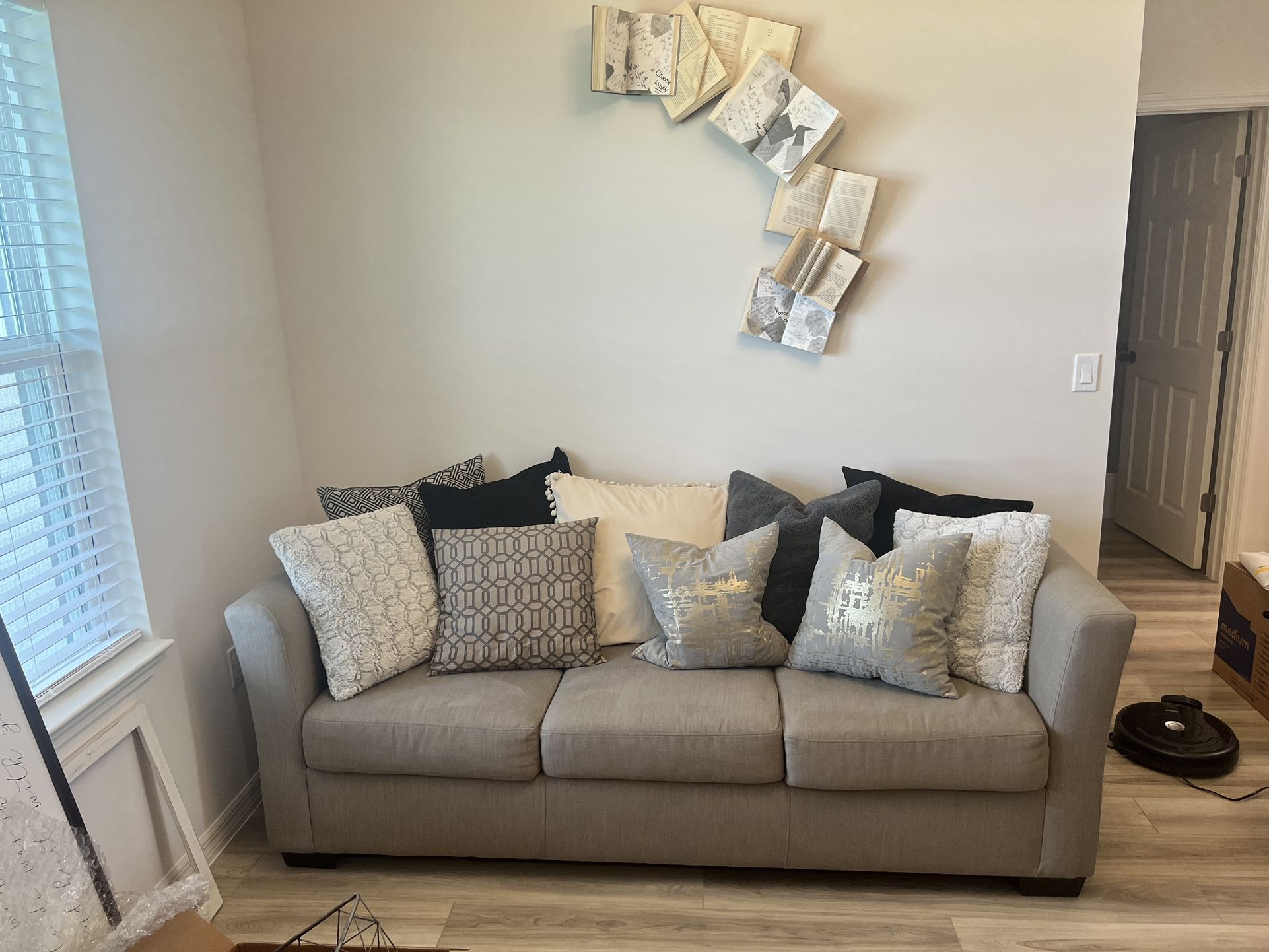 Rooms 2 Go Couch