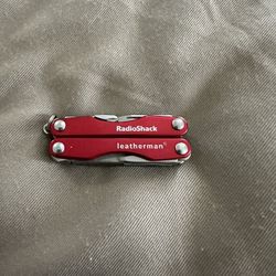 Leatherman Squirt E4 RadioShack Edition 
