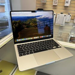 2022 13” Macbook Air M2 Chip 8GB Ram 256SSD! like new!