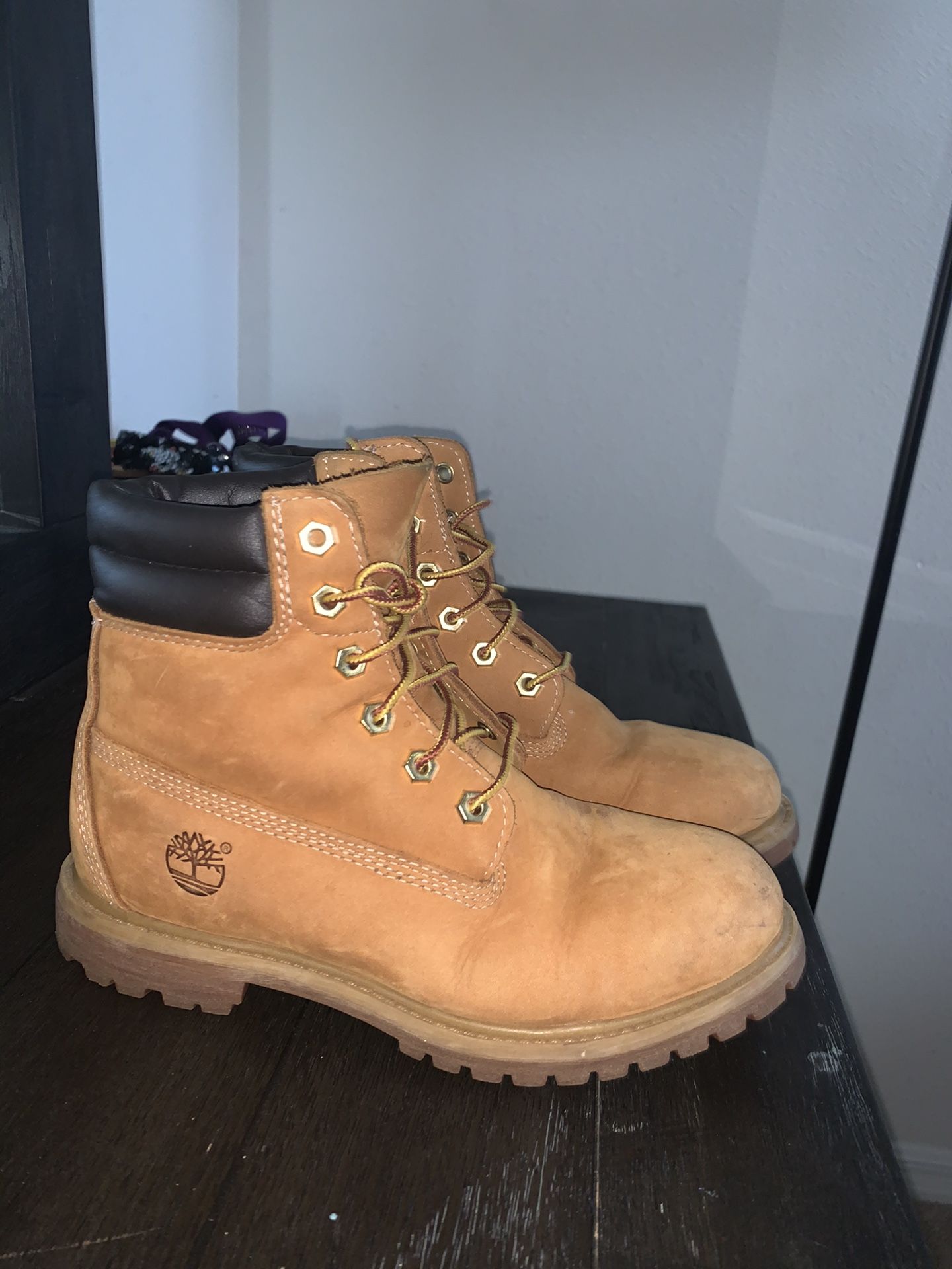 Womens Timberlands size 7.5