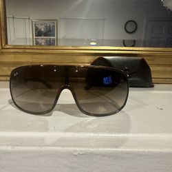 RAY-BANS VINTAGE MEN’S SUNGLASSES 