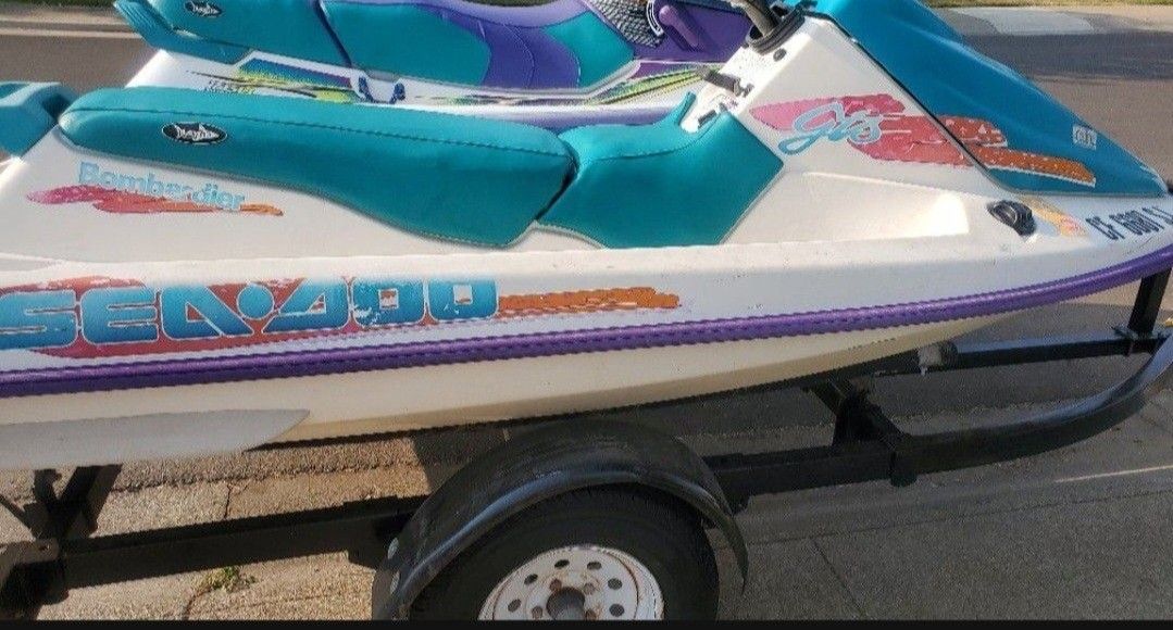 2 Jet Ski And A Trailer