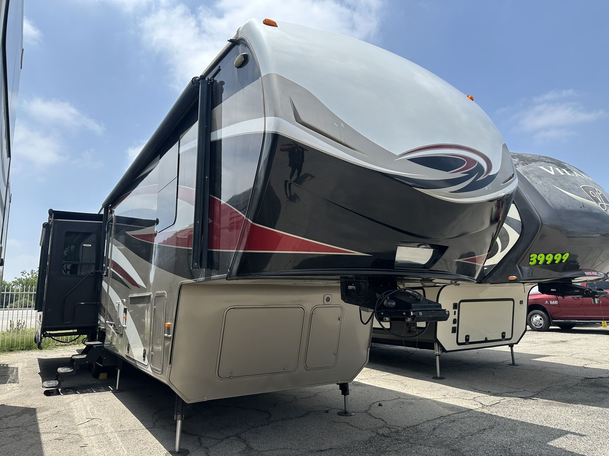 2015 Keystone Montana Big Sky Fifth Wheel/ Rv/ Travel Trailer