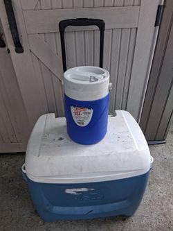 Ice cooler with wheels 🛞used works good $30 both south la 90043