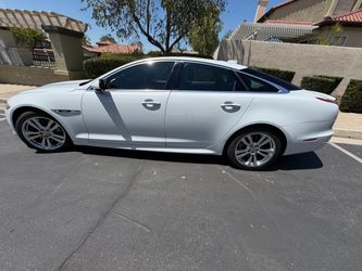 2017 Jaguar XJ Sport