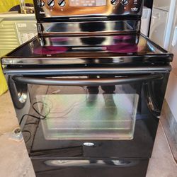 Amana Electric Stove Excellent Conditions Everything Works Well  $225 Firm 