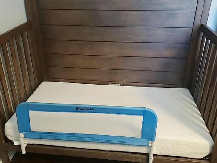 Graco Crib (Can Be Converted Into Full Size Bed)
