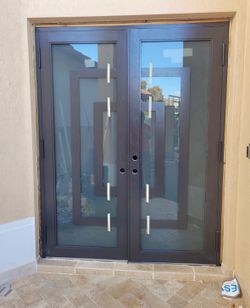 Hurricane impact French door, sliding glass doors, windows | Puerta y ventanas de impacto contra huracán