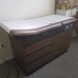 Medical examination table