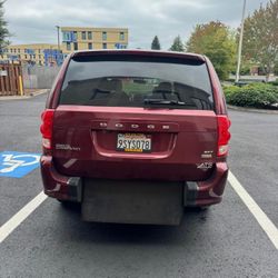 2017 Dodge Caravan · SXT Minivan 4D