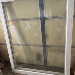 FREE WINDOW (55x42) 