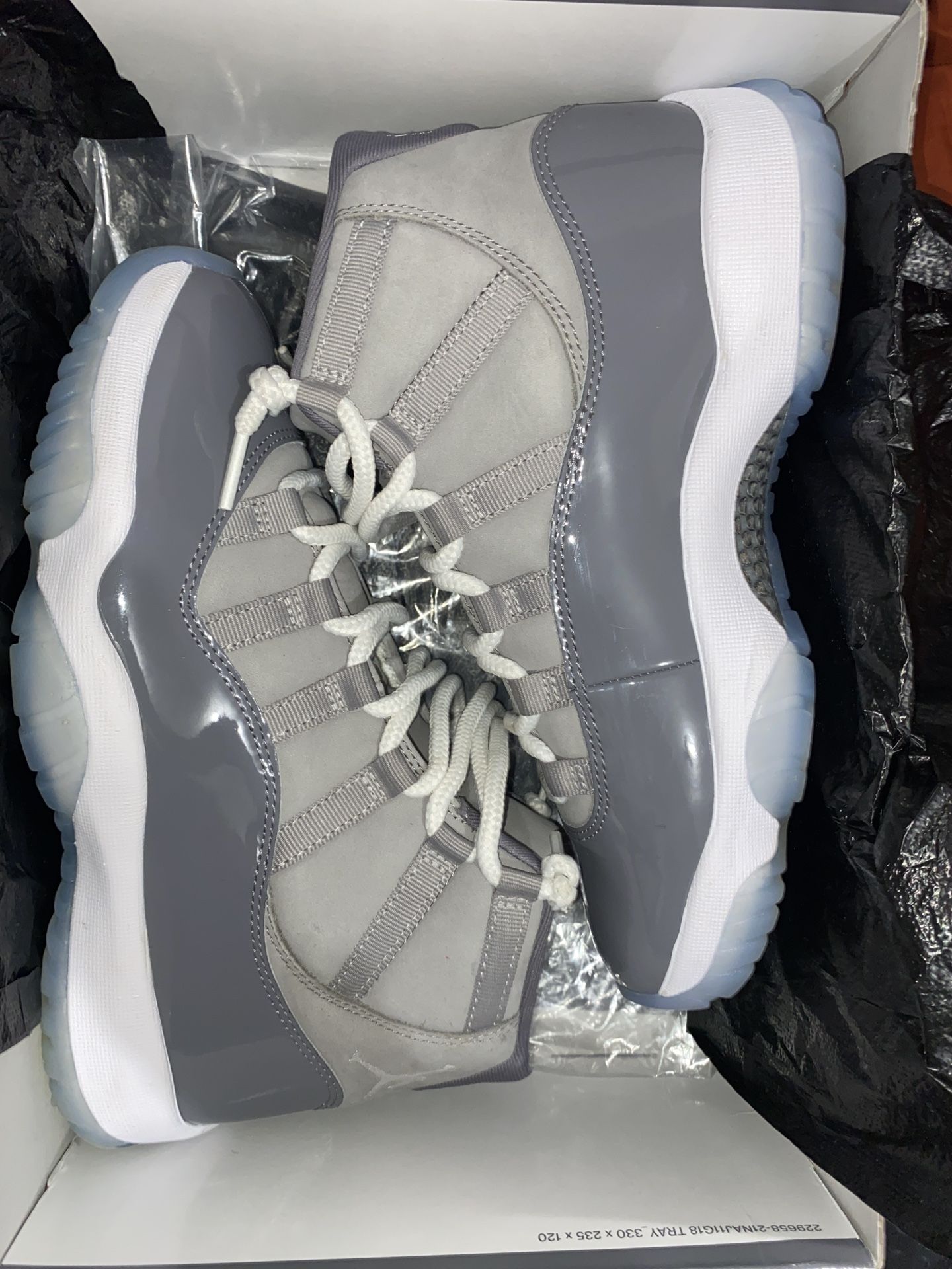 Air Jordan 11 Retro Cool Grey 2021 Size 8 Mens Like New
