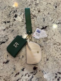Lululemon dual pouch wristlet new