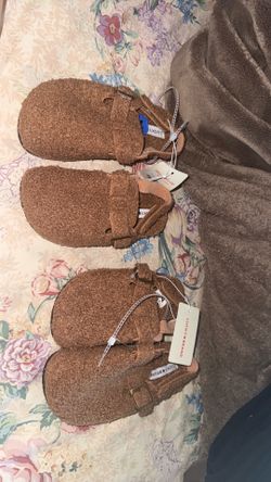 Unisex kids shoes sizes 2M and 13M brown