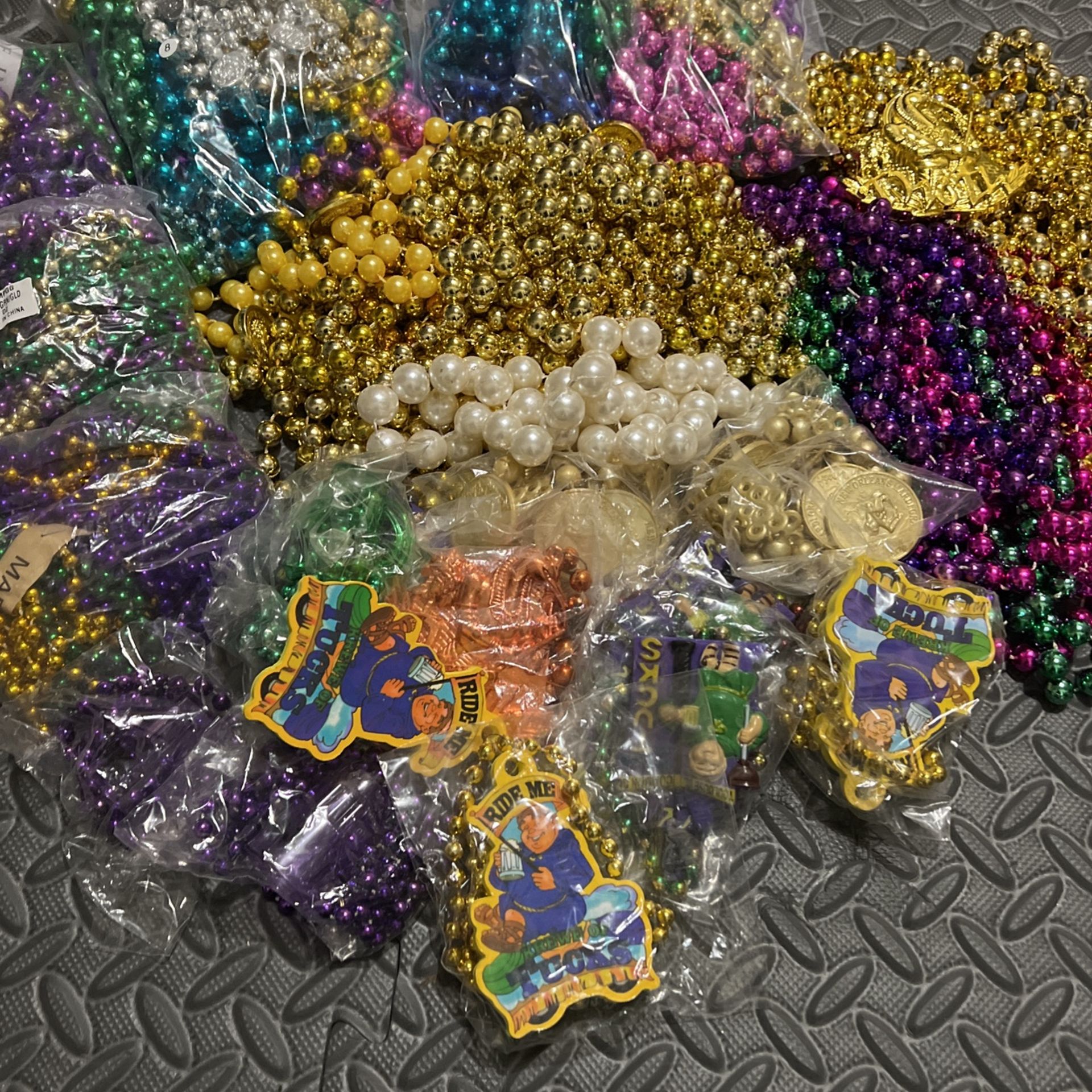 Mardi Gras Beads Various Sizes approx 90