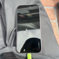 iPhone 15 Pink