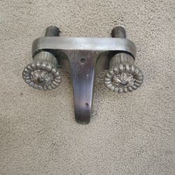 Vintage Central Bathroom Faucet - 3 Lbs