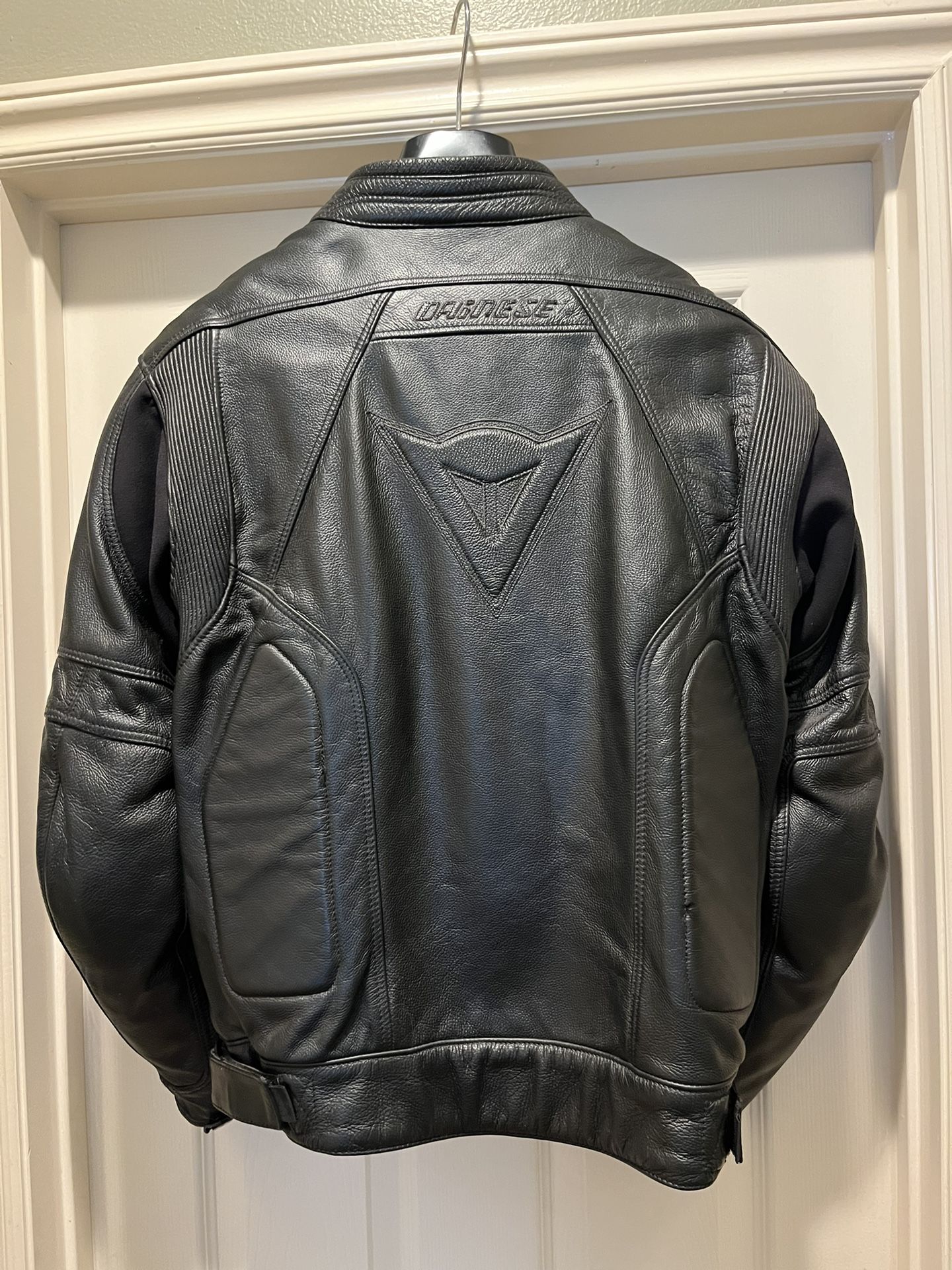 Dainese ZEN EVO Leather Motorcycle Jacket Black Size 42 52 Lining Perforated for Sale in Huntington Beach CA OfferUp