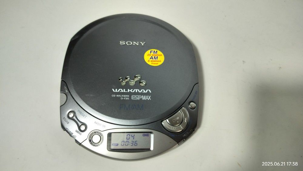 Sony CD Walkman Model: D-F20 AM/FM Radio ESP MAX Portable CD Player (WORKING)