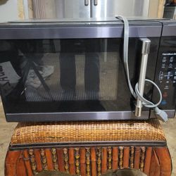 Hamilton Beach 1000w Stainless Steel Microwave-Digital  with Sensor Cooking. 