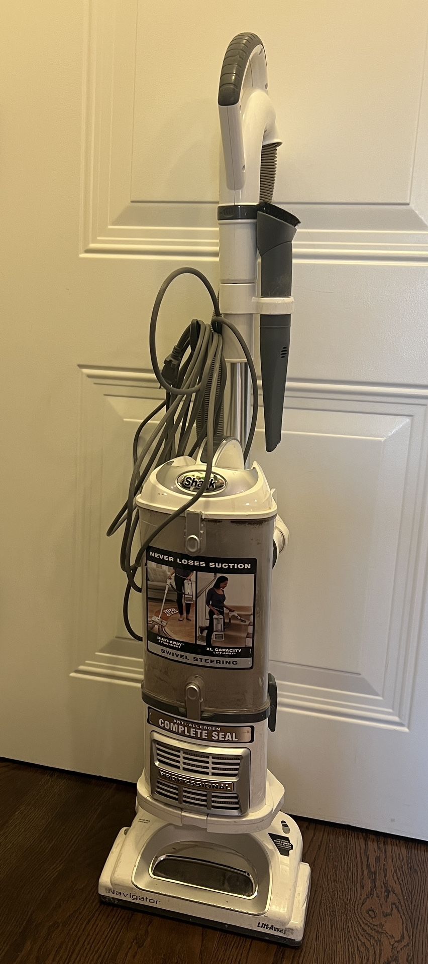 Shark lift Away Vacuum working