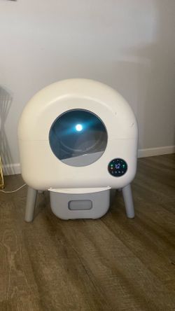 Self cleaning litter box