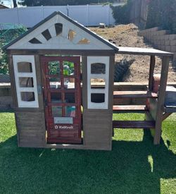 Kid craft play house