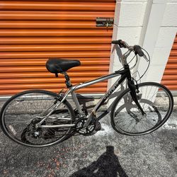 Trek Men’s 7100 Multitrack 20” Bicycle – VGC – GREAT BIKE – NEEDS TIRES – GREAT