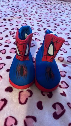 Spider-Man size 7-8  cozy slippers